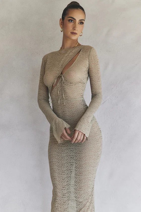 Giovanna Stone Floral Lace Maxi Dress Giovanna Stone Floral Lace Maxi Dress