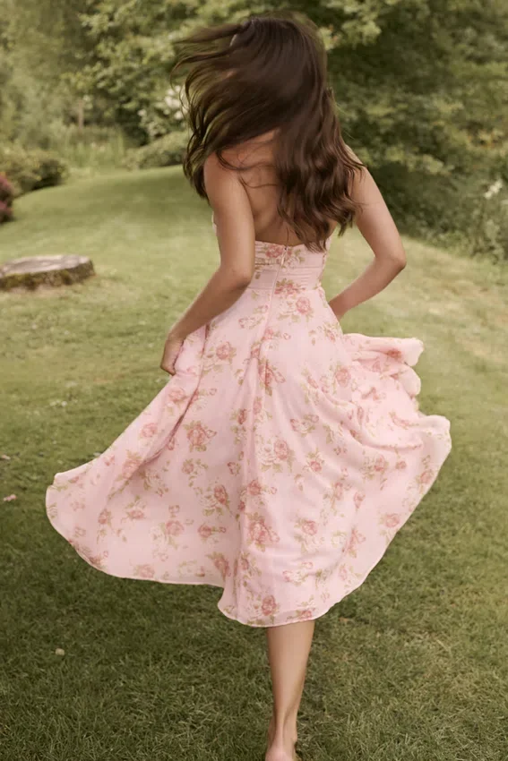 Solada English Vintage Rose Print Georgette Halter Sundress Solada English Vintage Rose Print Georgette Halter Sundress