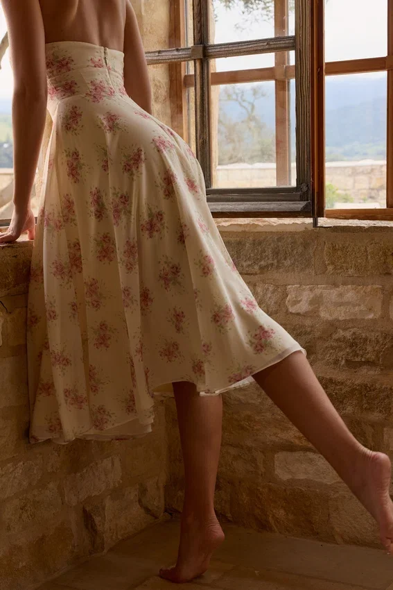 Solada Ivory Vintage Rose Print Georgette Midi Halter Dress Solada Ivory Vintage Rose Print Georgette Midi Halter Dress